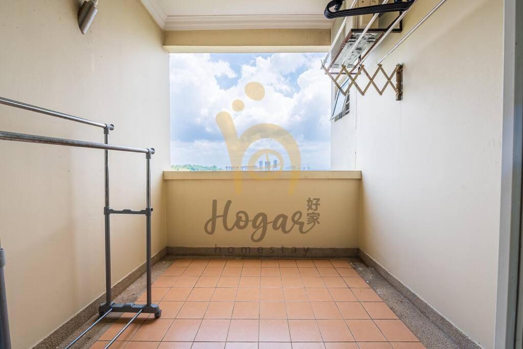 Cozy Resort-feel 3bedroom-bbq, Pool, Netflix 10pax Apartment Seri Kembangan